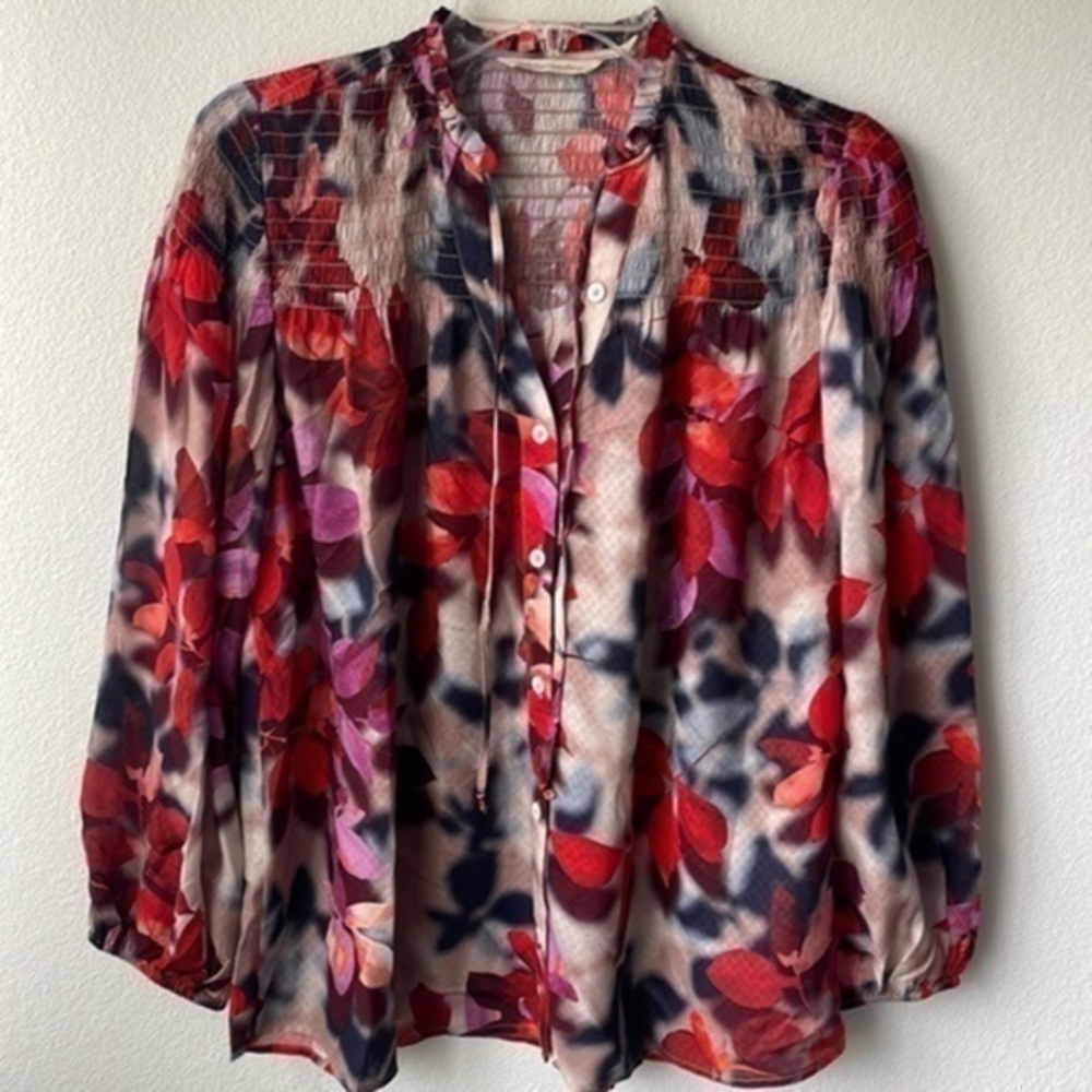 Soft Surroundings top floral Rayon Red Purple Blue Gray flowers size Medium